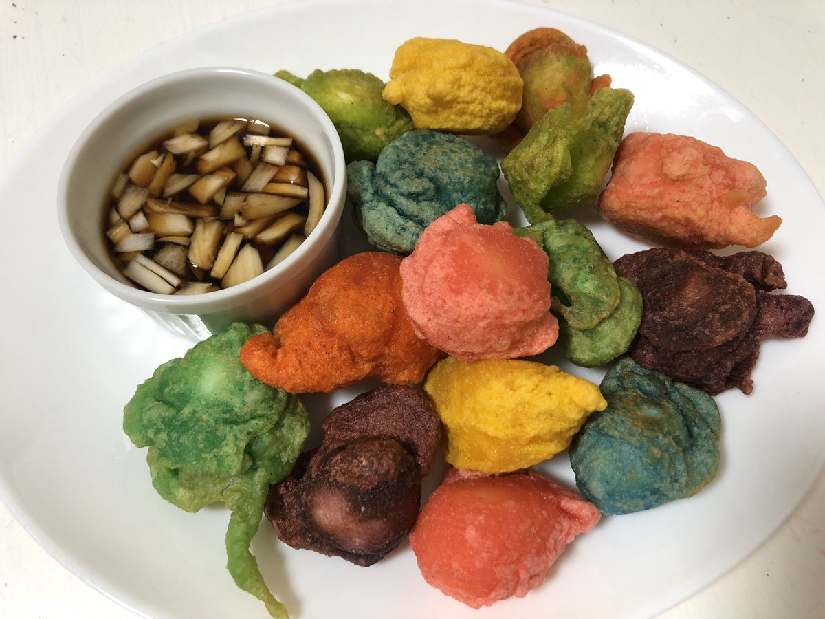 tinkermei's tweet photo. #homemade #filipinostreetfood  Kikay kwek kwek. ❤️ Or “tokneneng”. :) Deep fried battered and hard boiled quail eggs. So quick and easy to make. :) What’s your favorite easy to make snack recipe? とても素早く簡単に作れます。  :)お気に入りの簡単なスナックのレシピは何ですか？ https://t.co/VV2uLuuCmx