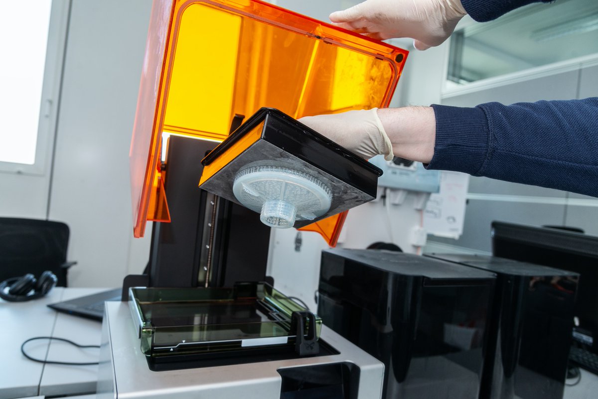 WienEnergie's tweet photo. 3D-Druck rettet Leben! 😷
Wir sind jetzt mit unserem 3D-Druck-Projekt #Sparox gegen Corona im Einsatz um Ersatz für begehrte FFP3-Masken zu drucken!
🙌 @MedUni_Wien @univienna
https://t.co/dwDwRF6pNm https://t.co/02Y3GslhAR