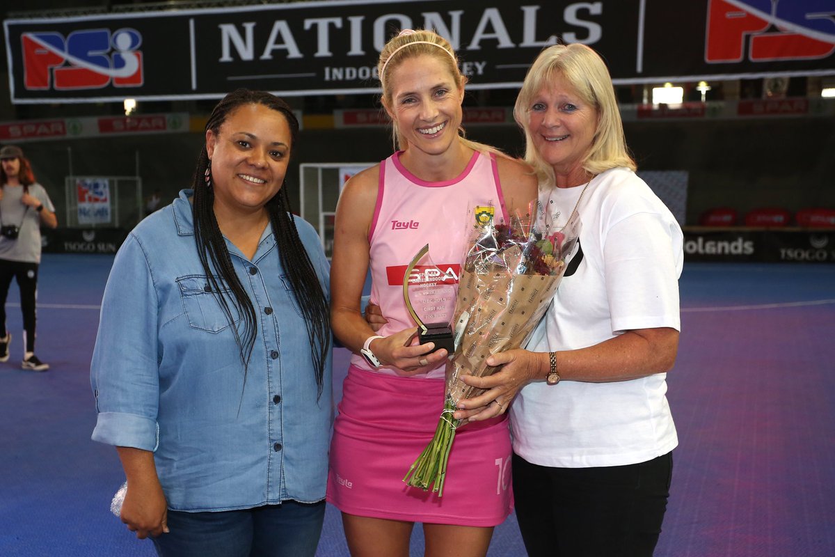 FairmontHockey's tweet image. Tomorrow at 13:30 the Fairmont Hockey Family will be joined by SA Women’s Indoor Captain, Cindy Hack. 

Cindy was the first South African to reach 100 indoor caps and we can’t wait to hear from Cindy and her incredible story. 

#FairmontHockey 
#GreenMachine 
#WeAreGreen