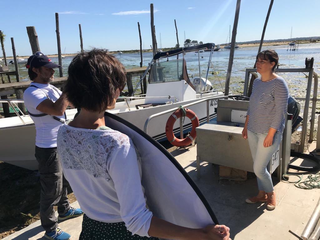TOURNAGE EN COURS 🎥
On met le cap sur la gamme Tradition avec notre ostréicultrice Maria... à découvrir bientôt 🙏 #projetvideo #huitresarcachoncapferret #oyster #bassindarcachon #gammetradition #midiprod