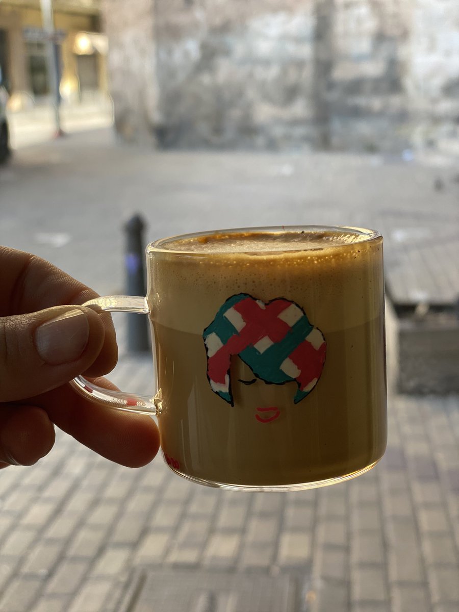Café con amor 💕 
Gracias <a href="/ju_paspe/">Julia</a> <a href="/TonyoNieto/">Toño Núñez</a> por estas tacitas de <a href="/D_Petrona/">Doña Petrona</a> pintadas a mano!!! 😘