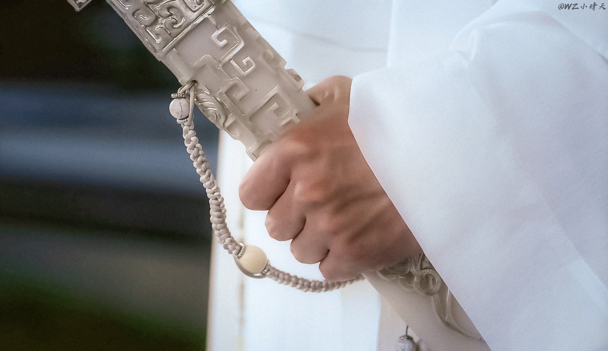 𝚆𝚈𝙱 𝚑𝚊𝚗𝚍𝚜 ⑨