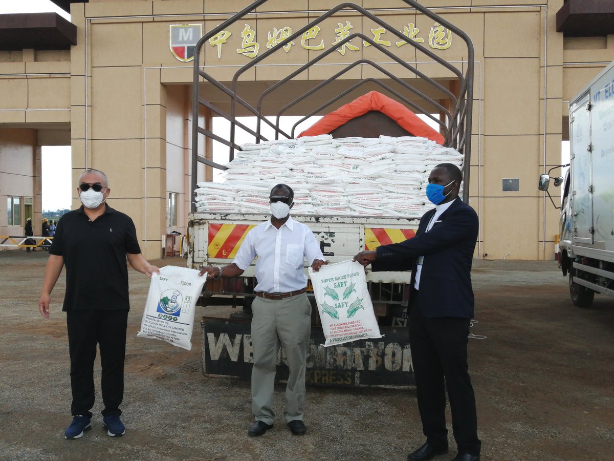MbaleSino's tweet photo. The Chairman of Sino-Uganda Mbale Industrial Park and Representative of Moses Entrepreneur Association Paul Zhang, pose for a photo with Fr Alex Oketch from Tororo Archdiocese, Mbale District RDC Baraza Ogajo duringthe donation of 10 tonnes of maize flour to the Muslim Community https://t.co/nr3YZAsh3e