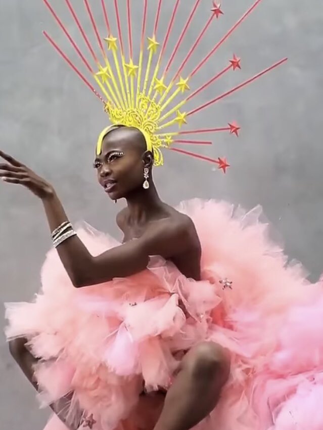 ASBOMagazine's tweet photo. One To Watch: @mfahouston. @liv_unique @mellanie.al #asbofashion #lcf #lcffashion #wearegraduatefashion #officalgfw #diversity #diversityinfashion #fashionphotography #fashionphotographer #graduatefashionweek #fashiongraduate #graduatefashionweek #womenswear #blackmodels https://t.co/8bSmDgI67i