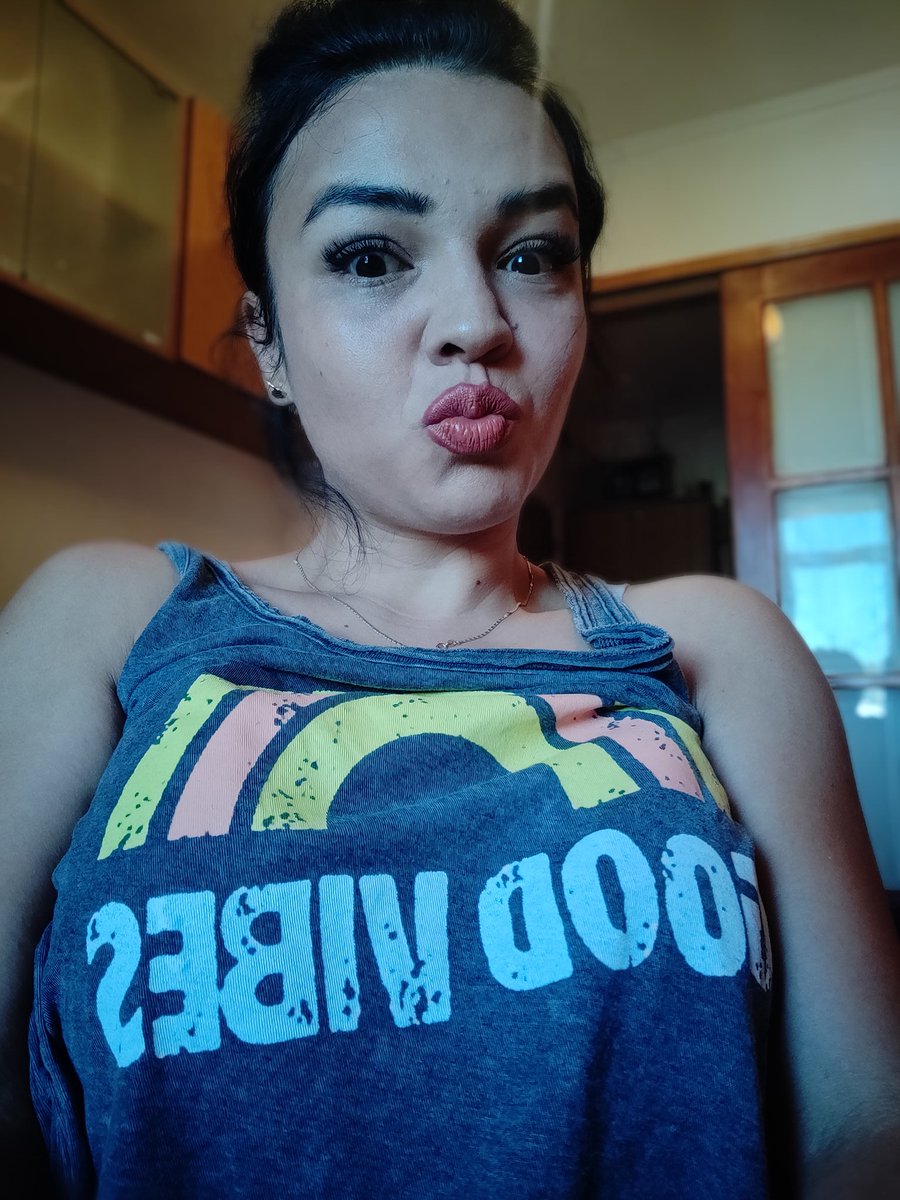 Nina Ray tweet media