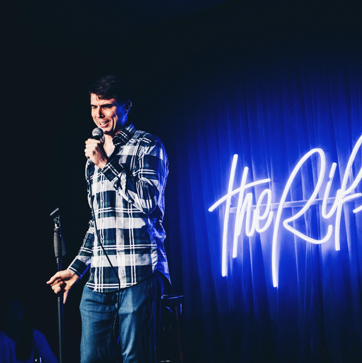 theriffhk's tweet photo. 🎙 #OpenMicWednesday is STILL ON! Come take your first swing at comedy or watch the pros testing out their new material. Happy Hour available from 6pm - 8pm. Open mic starts 8:30pm🍷 https://t.co/m7fbRfmsLp