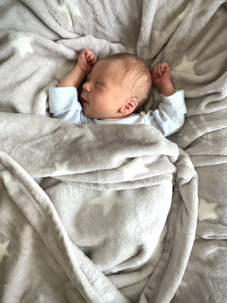 Nick (@MrNickPain) on Twitter photo 27/05/2020 08:54:11 🚨 NEW DAD 🚨 Rise and shine ☀️ My new and beautiful baby son, Charlie. #NewDad 🚨 NEW DAD 🚨 Rise and shine ☀️ My new and beautiful baby son, Charlie. #NewDad
