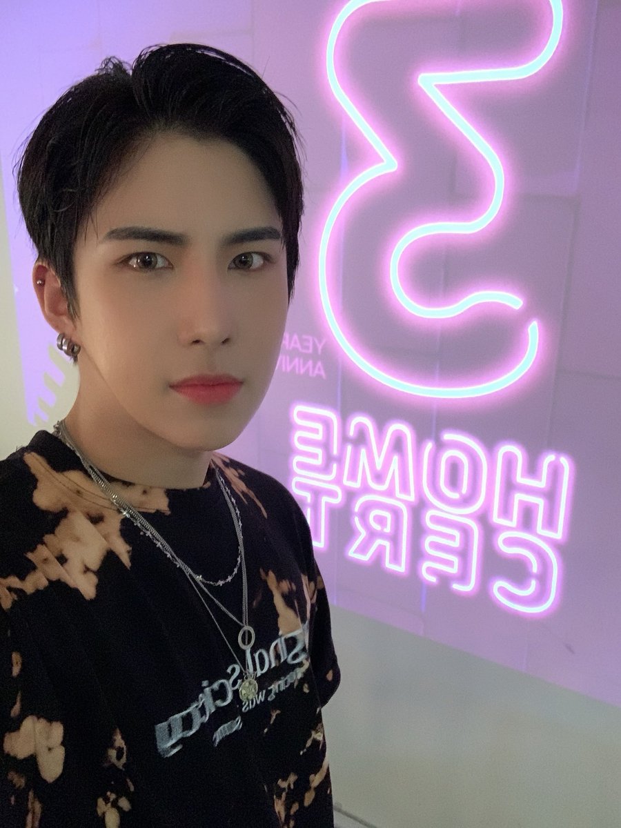 official_ACE7's tweet photo. [#ACE_DATA] 💾

쪼르르 화면 앞에 가서 셀카 찍는 세유니
를 상상하면 귀여움이 515배

#ACE #에이스 #CHOICE #초이스 https://t.co/sjpg9uOiRW