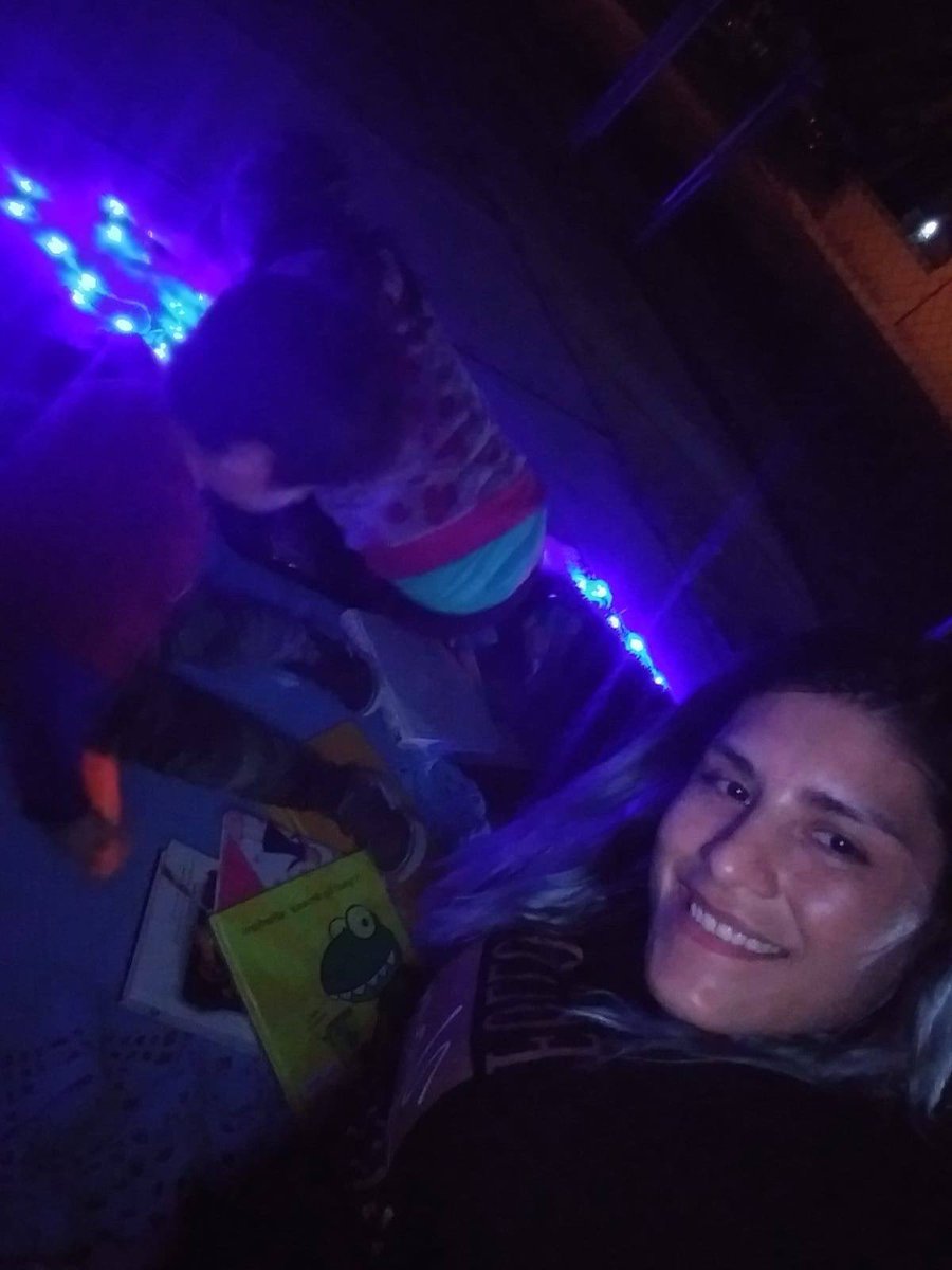 CCSDFamily's tweet image. “Pregunté a otras mamás para saber si ellas podían compartir su experiencia de cómo están usando con sus hijos lo que aprendieron en el centro de padres y una de ella me envió unas fotos y videos para compartir con ustedes.” Diana Lozano (5x UFL honoree)