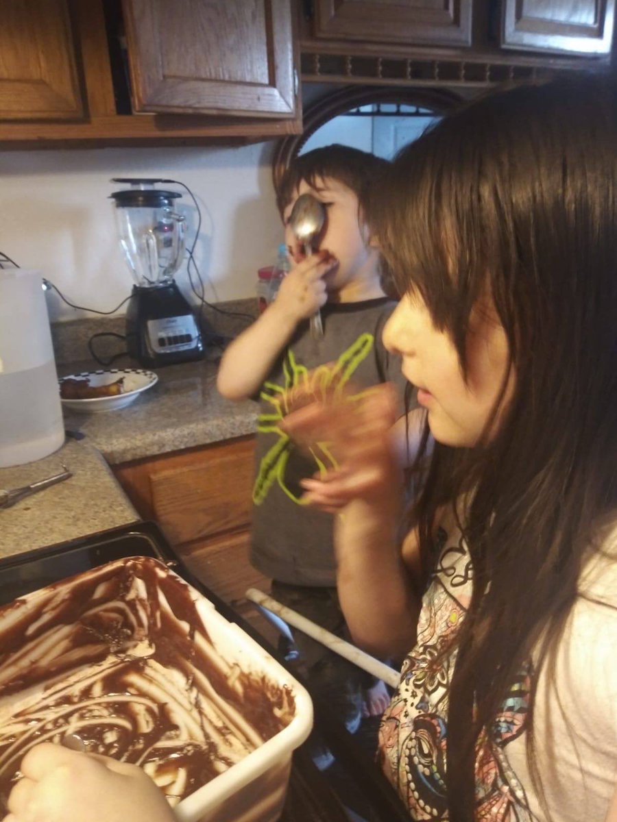 CCSDFamily's tweet image. “Pregunté a otras mamás para saber si ellas podían compartir su experiencia de cómo están usando con sus hijos lo que aprendieron en el centro de padres y una de ella me envió unas fotos y videos para compartir con ustedes.” Diana Lozano (5x UFL honoree)