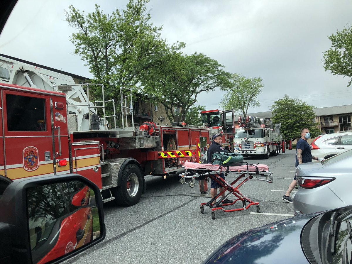 The1stBatt's tweet photo. Units from the 1st Battalion are operating on a working apartment fire with one trapped in the 11600blk of Lockwood Dr. in Hillandale. BC701 arrived with smoke showing. all occupants have been evacuated. Co. 12(Hillandale) quickly knocked the fire in a terrace apt. https://t.co/YfNMK3XEzN