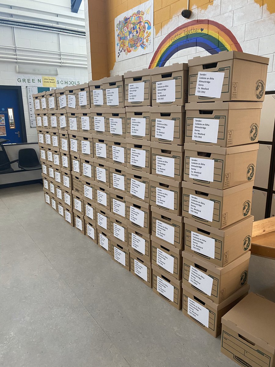 colaisteanatha's tweet photo. Another busy morning in Coláiste an Átha. Thanks to everyone who helped to keep the school meals programme on the go. #schoolmeals #community #boxofgoodies #ontheirway https://t.co/vWtltzN6j1