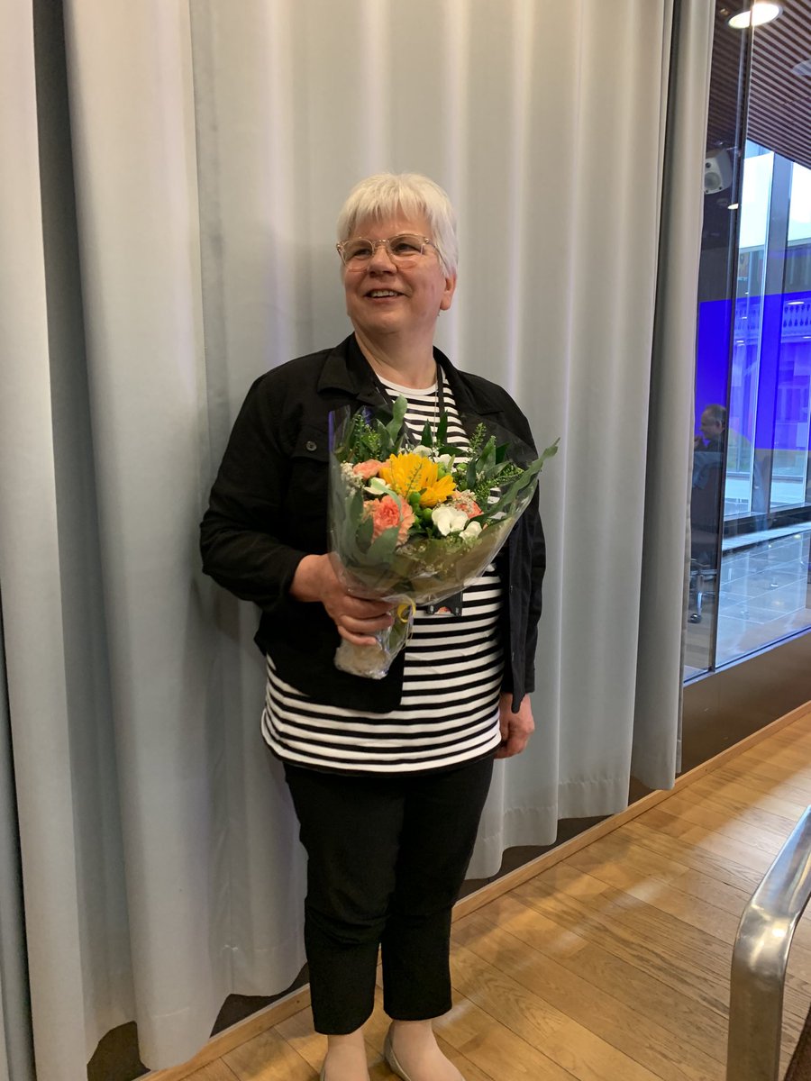 Tänään saimme saatella arvostetun kollegamme varhaiskasvatusjohtaja Ulla Rissasen ensin lomille ja sen jälkeen eläkepäivien viettoon. Lämmin kiitos Ulla työpanoksestasi oululaisten lasten ja lapsiperheiden hyväksi! ⁦<a href="/oulunkaupunki/">Oulun kaupunki, Oulu</a>⁩