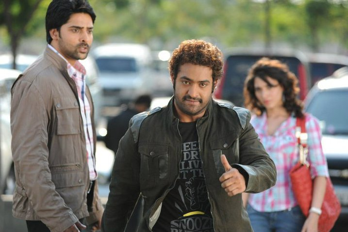 JrNTRTamilFC's tweet photo. Today 3 #JrNTR movies in #ColoursCineplex
#Dhammu
#Brindavanam
#Oosaravelli
#MarMitenge (#Oosaravelli) today on @Colors_Cineplex at 8PM
@tarak9999 @tamannaahspeaks
#JrNTR #Tamannah #NTR https://t.co/MU9SLZ8SXx