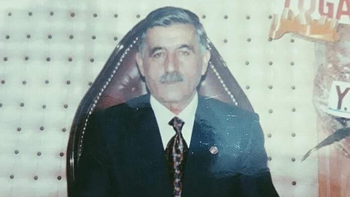 MitatTanVefaDer's tweet photo. "Unutmayın ki, dünyanın bütün kadınlarını toplasanız, anneniz kadar size sevgi ve şefkat sunamaz.
Dünyanın bütün erkekleri
bir araya gelse, babanızın
merhametine ulaşamaz."

#Baba #Anne 🥀 https://t.co/k0mEdpw5Fl