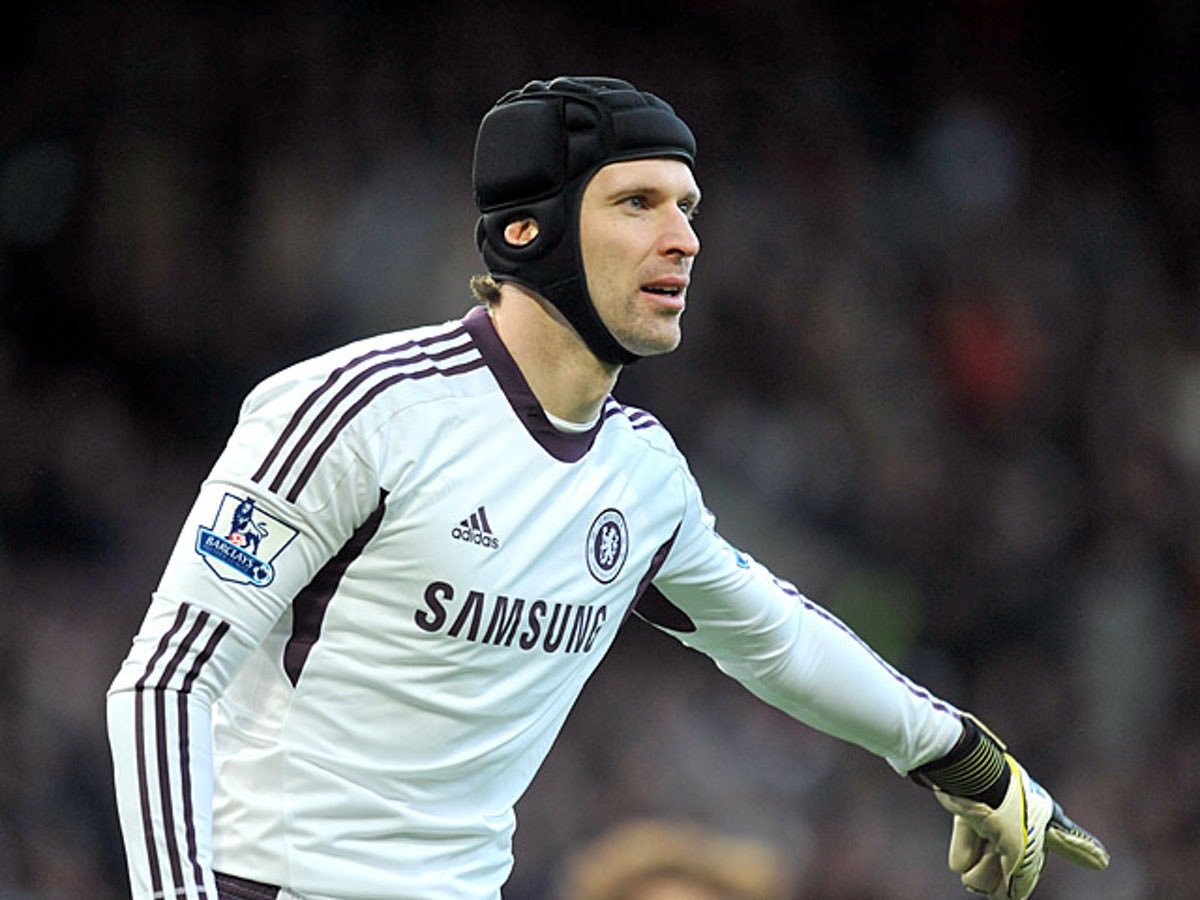 •GK -Petr Čech What can you even say about this guy 6’5 Beast of a GK 202 clean sheats in 433 PL league appearances4 time golden glove winner 