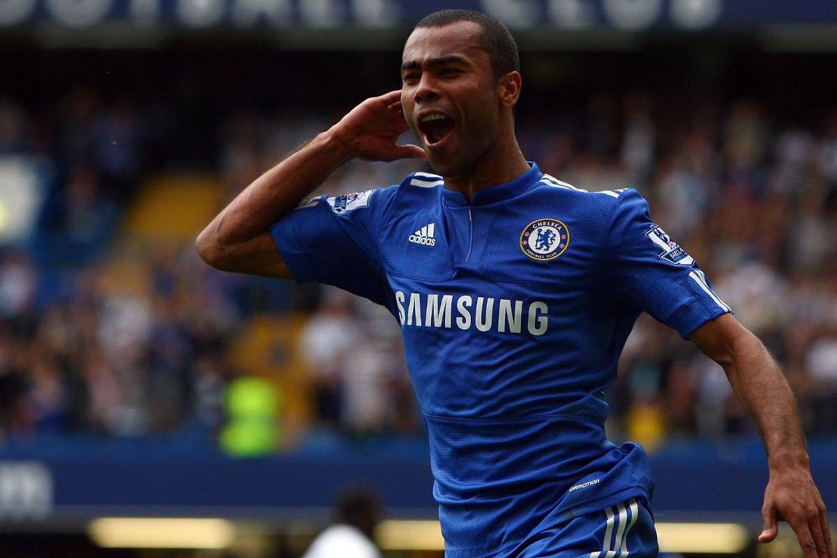 •LB - Ashley Cole 3 time champions league winner and a 74% tackle success rate in the premier league What a player