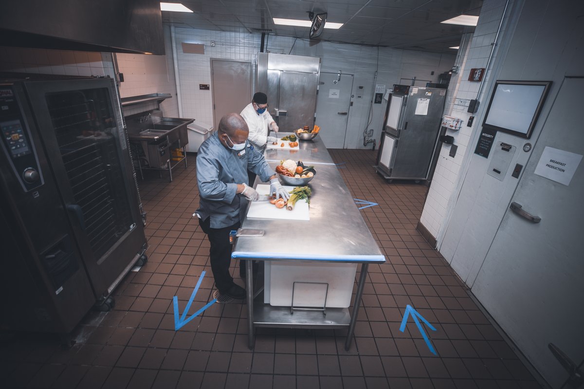 BridgeStateU's tweet photo. The new measures in our kitchens put safety at the forefront — each and every meal, said Sodexo Executive Chef Joe Pina: “Safely providing nutritious meals...is our contribution to our students, helping them get through this OK.”
https://t.co/Wp4mHC0ZEI #ThisIsBSU https://t.co/fXztj07Jar