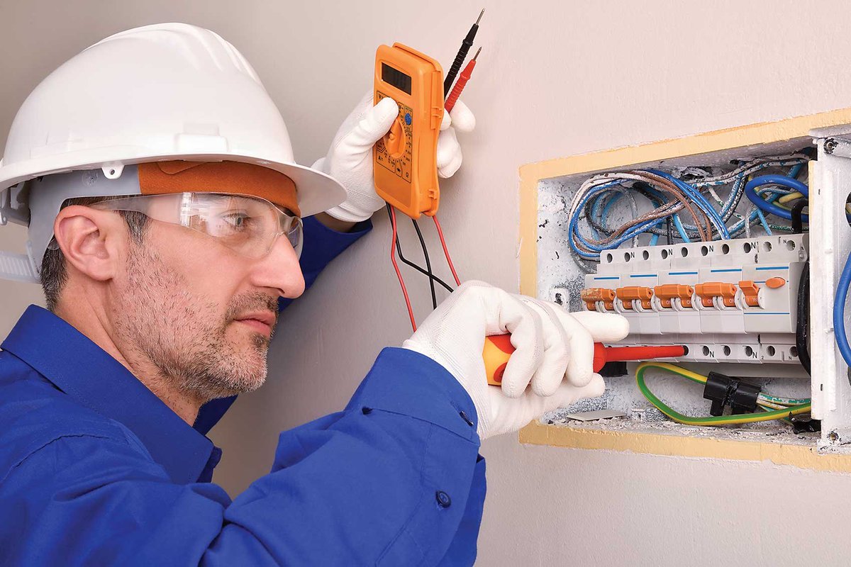 CapitalElecSply's tweet photo. #Electrical #Safety: A Critical Triad of Proper Installation, Maintenance, and Safe Work Practices

"No matter the role we play...keeping the world safe from the hazards that electricity presents is...what we do."

READ: https://t.co/2mAdAki15h

#NEC2020 #GFCI #NFPA #70E https://t.co/o9inL678UX