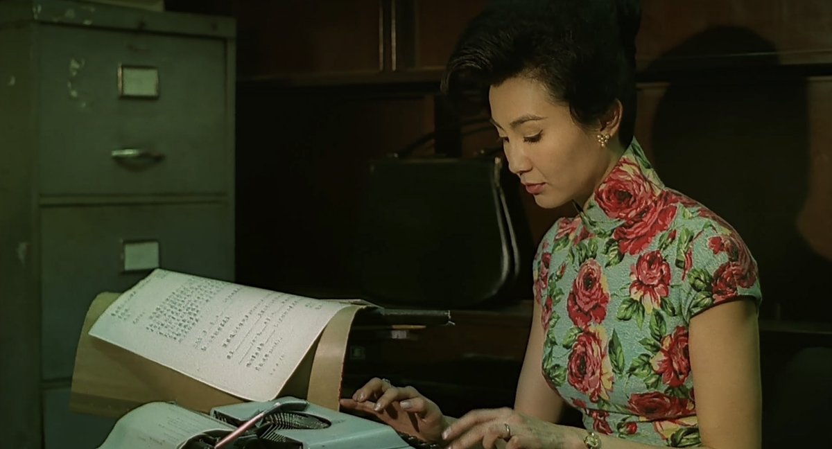 Qp Auf Twitter ウォン カーウァイ 花様年華 1960年代の香港が舞台 とにかくマギー チャンが着ているチャイナドレス が素晴らしいという事で 見てみた アンティークなドレスを様々見る事ができる ウォン カーウァイひさしぶりだったが 懐かしい そろそろ