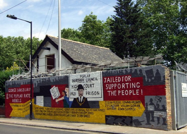 Today I’ve been looking at ‘The Poplar Rates Rebellion Mural’ by Mark Francis (1990) telling the story of George Lansbury, Labour Councillor and former Mayor of Poplar, who in 1921 led a local council rebellion protesting against an increase in rates  #heritageofprotest