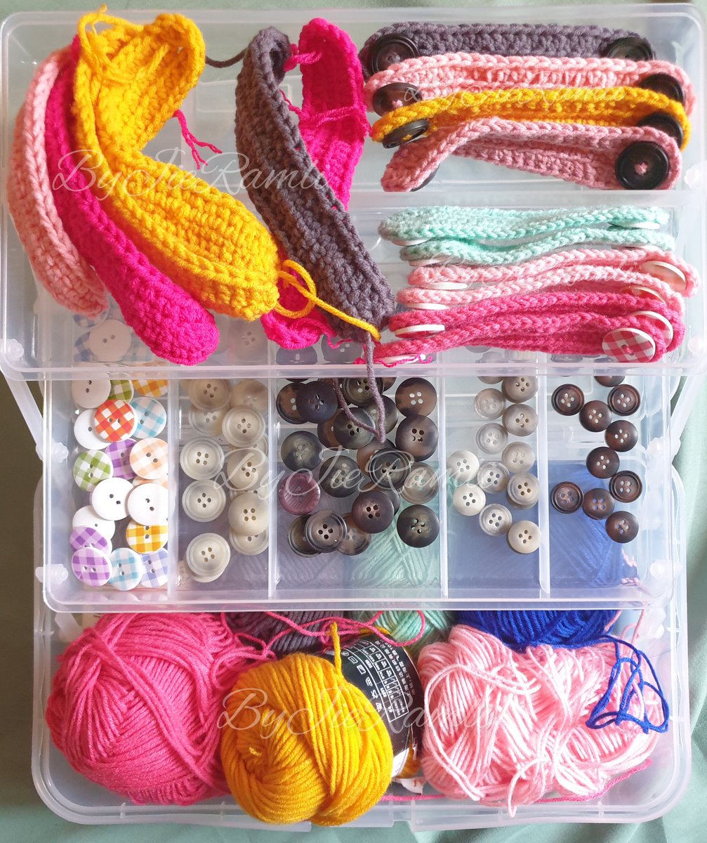AidaSherrina's tweet image. Mom's new project, #FaceMaskAdapter made with love. How I wish I know how to made this too #CrochetIsHard