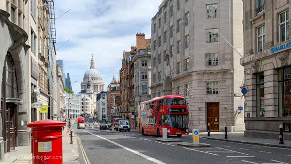 Love the view down Fleet Street in the City of London ❤️