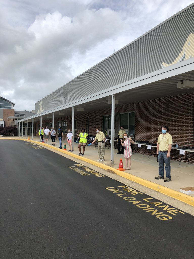 We would love to see our 3rd grade families at device deployment today! Now is the perfect time to come...no line!! <a href="/MPCSVA/">MPCSchools</a>