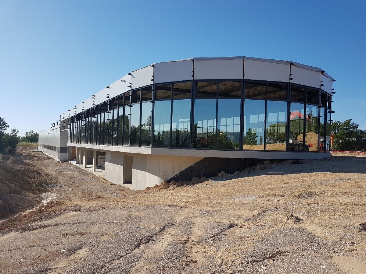 GroupeSyselec's tweet image. [#NOUVEAUBÂTIMENT]

Cela fait longtemps que nous n&apos;avions pas donné de nouvelles de notre nouveau bâtiment et celui-ci a bien grandi ! 😎

#GroupeSyselec #CastresMazamet