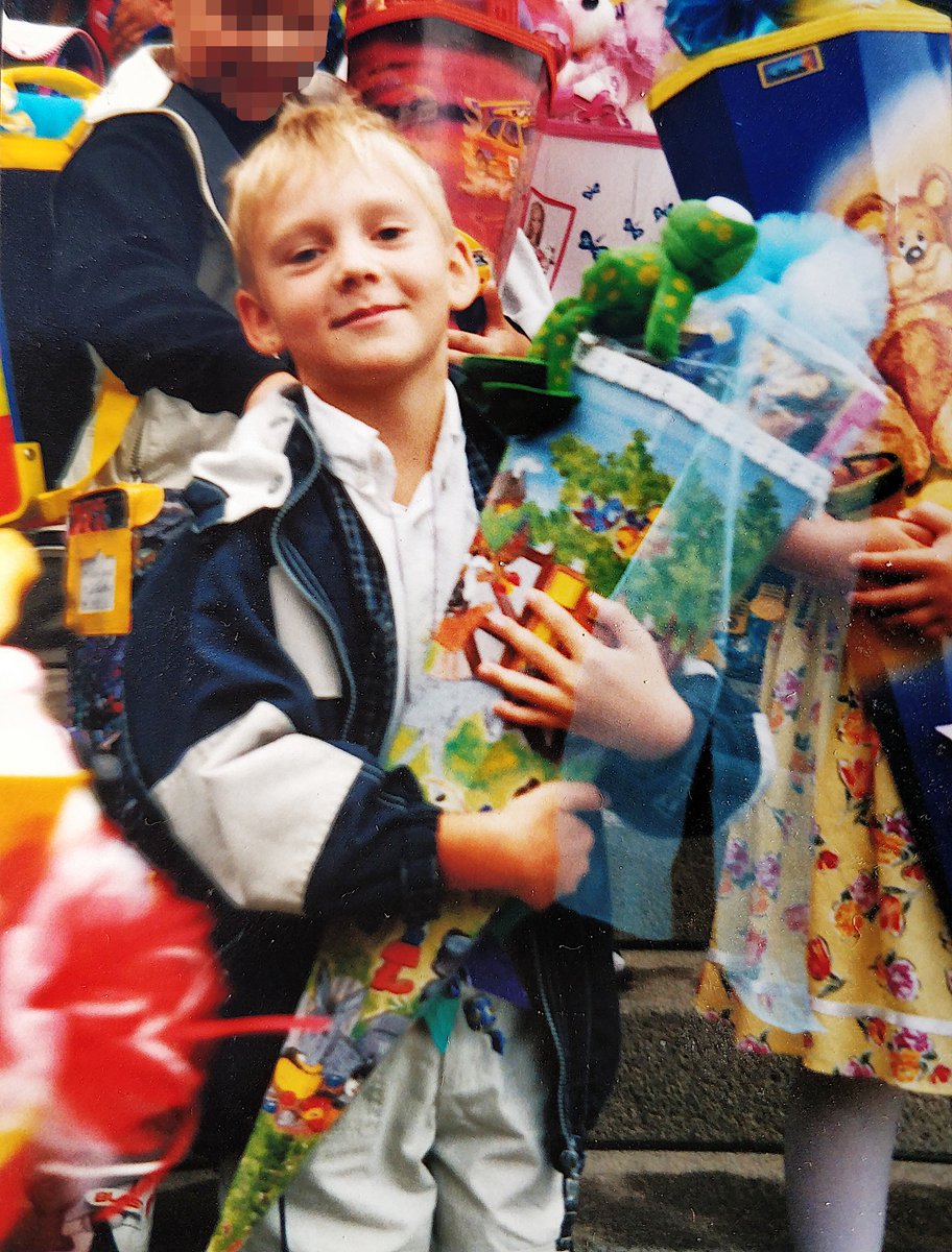 SPOONPAI's tweet photo. Wer kann sich noch an seine Wündertüte zur Einschulung erinnern? Habe mich damals schon ziemlich cool gefühlt mit dem Ding. https://t.co/MBYg6KBAlP