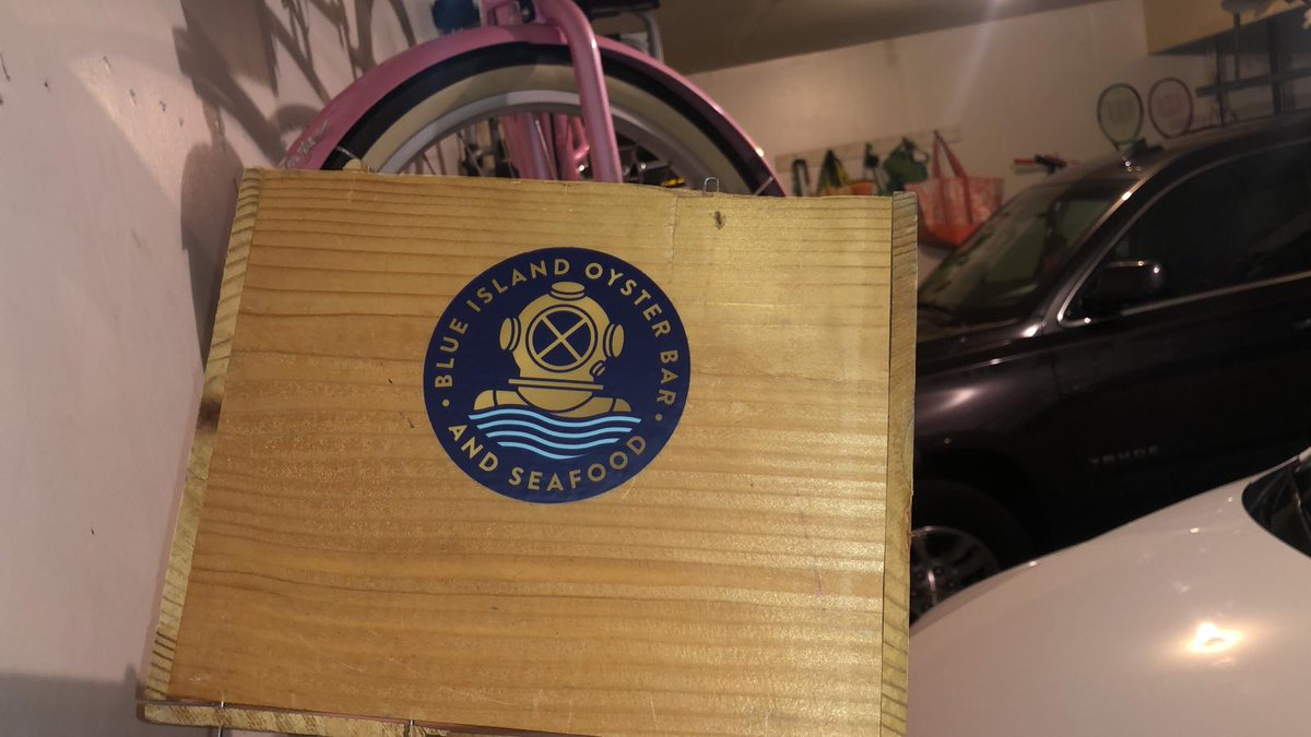 BlueIslandOysterBar tweet media
