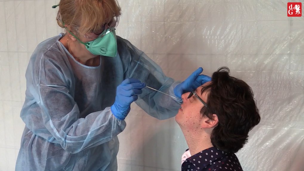 Onze teststraat is er klaar voor. Achter de schermen zijn we hard bezig om onze testcapaciteit nog meer uit te breiden. In juni kun je je laten testen op Covid-19. Alléén als je daadwerkelijk klachten hebt. Meer informatie vind je op vggm.nl.

📷> De Gelderlander