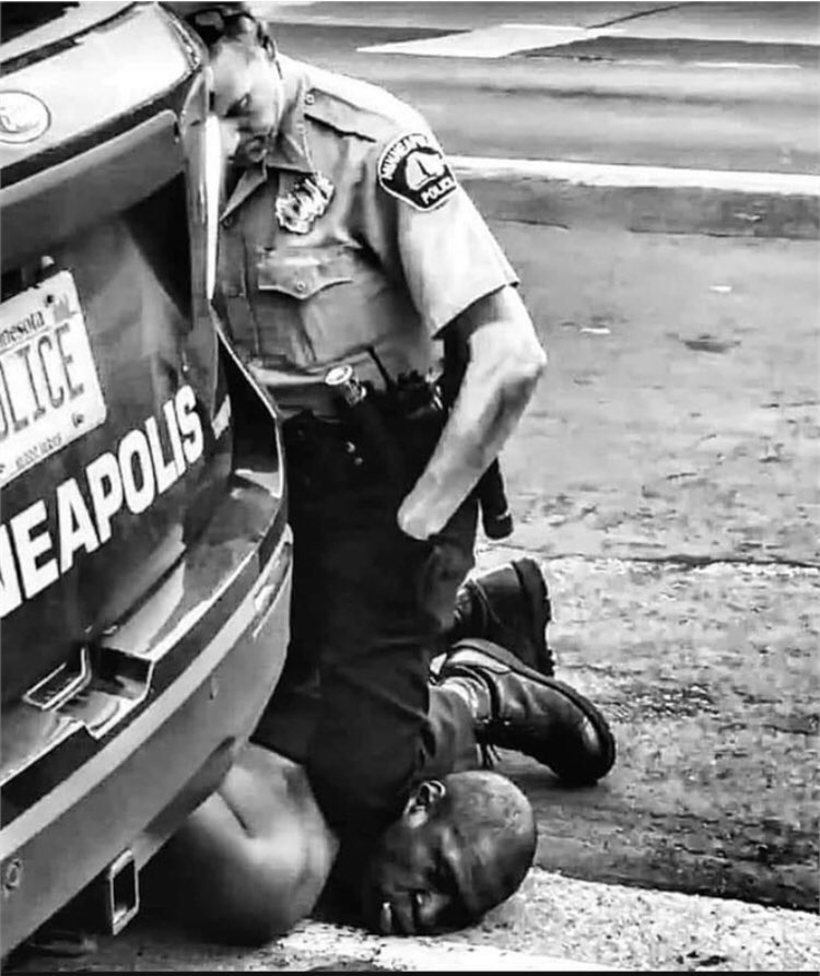7ln's tweet image. #GeorgeLloyd

How do you justify kneeling on a handcuffed man's neck for 7 whole minutes bro? Then drag his lifeless body onto the stretcher? Those men should be locked up.