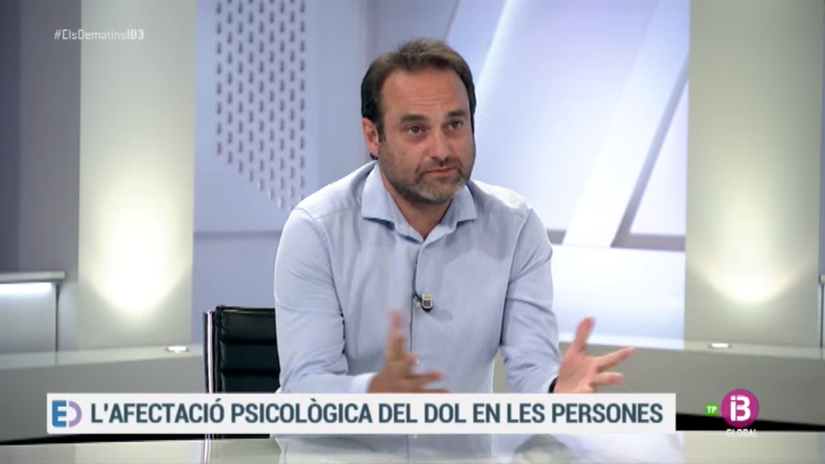 ElsDematinsIB3's tweet photo. Ja ens acompanya al plató el psicòleg @jaumet_72 per xerrar de l'afectació psicològica del dol en les persones. https://t.co/nKwMgj6Rf0