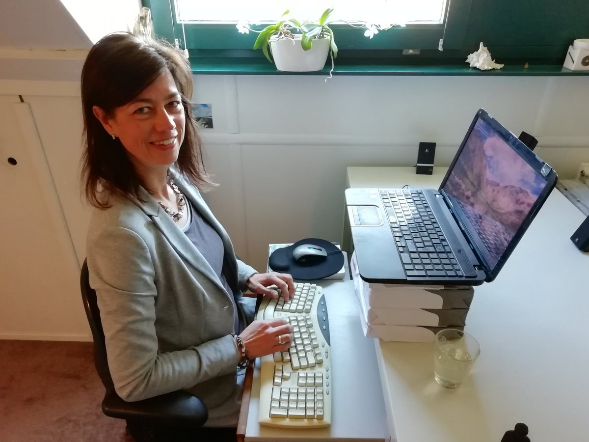 Ontspannen werken, hoe doe je dat? Meld je aan voor gratis tips op ontspannenwerken.nu/ontspannen-wer… en ontvang als welkomstcadeau het e-book ‘Tien tips voor een goede werkhouding’ van Linea Directa Ontspannen werken.