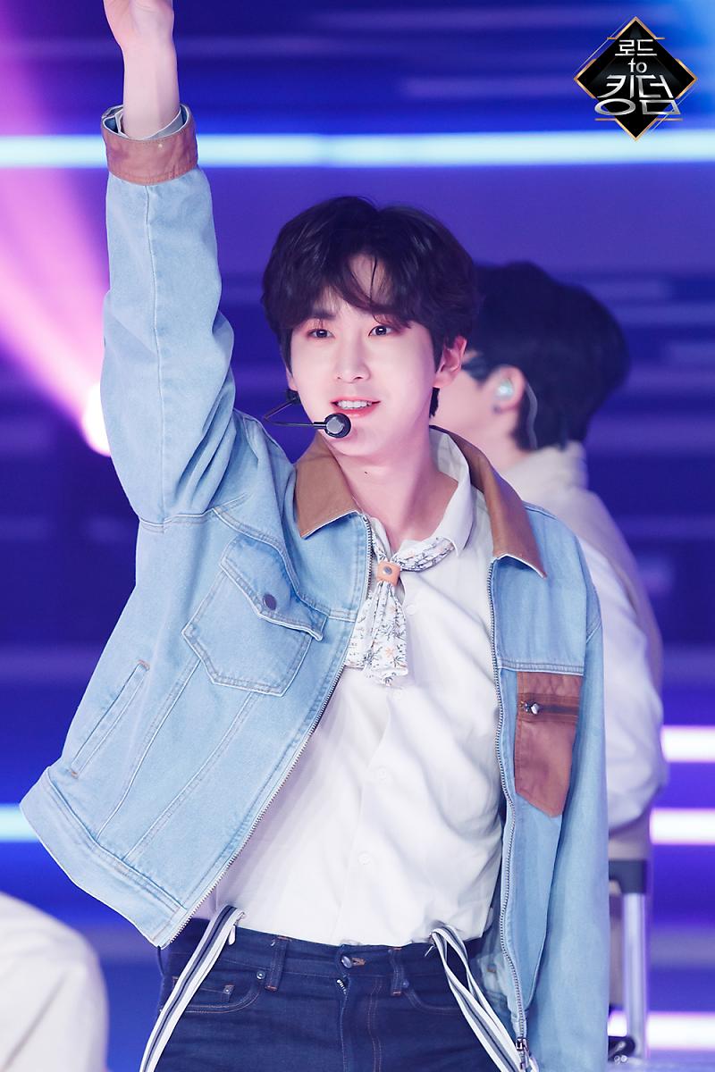 Shine + Spring Snow stage photos  #신원