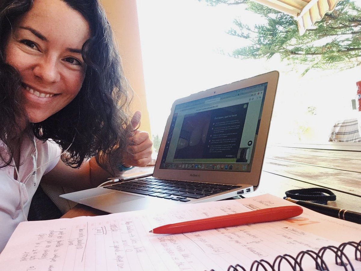 cendoperio's tweet image. Seguimos creciendo y formándonos. La Dra. Ana Tapia ha realizado la formación de #InvisalignGo, un tratamiento de ortodoncia leve para pequeños retoques con el fin de mejorar la estética y función.