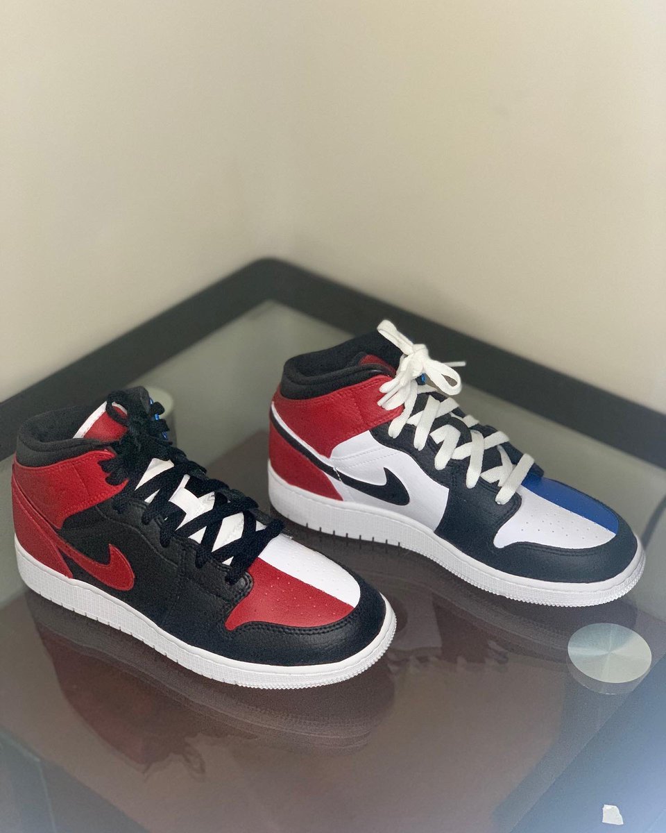 BShow25's tweet photo. 🚨🚨🚨🚨🚨🚨
.Only getting better‼️💪🏾🔥
.Comment what you think‼️👇🏾
#airjordan1 #AirJordan #aj1 #customs #bredtoes https://t.co/GHw7Tm2Do2
