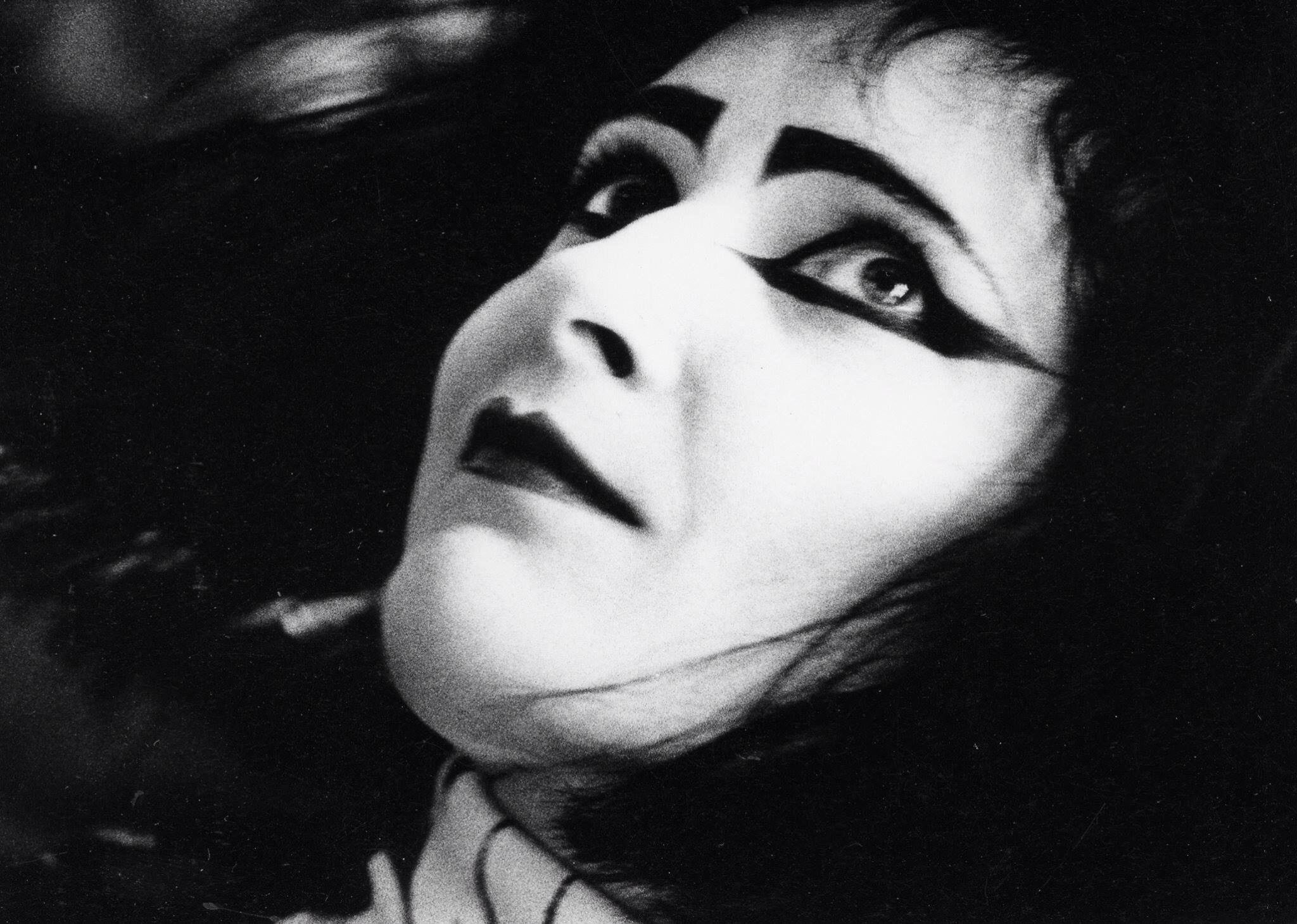 May 27th, happy birthday to punk icon siouxsie sioux, she\s such an inspiring person and character 