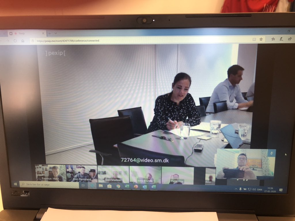 Til videomøde i @Socialindenrigs sammen med mange gode organisationer - har holdt et kort oplæg om, hvordan vi får udsatte tilbage til <a href="/vaeresteder/">@væresteder</a> - tak til <a href="/udsatte/">Rådet for Socialt Udsatte</a> @VibeKlarup og <a href="/Astridkrag/">Astrid Krag</a> for invitationen og for at sætte fokus på det vigtige emne. #dkpol #dksocial