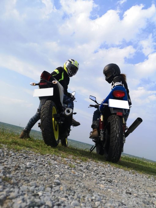 バイク女子の夏の服装はこれ 女性ライダーが知って得するアイテム Mono Log