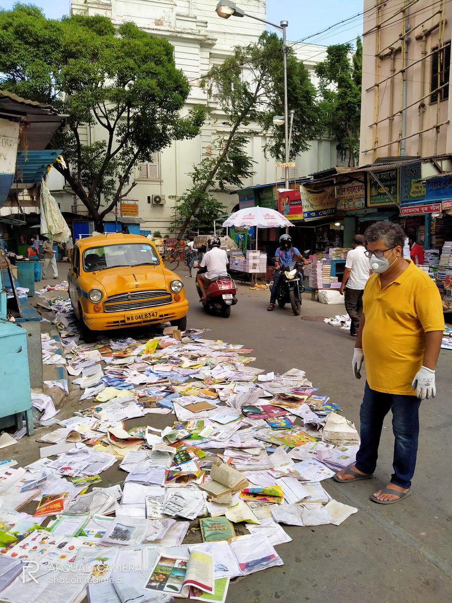 chernozems's tweet image. College street today. 
Pic from Book Farm Publishers. 
#CycloneAmphanUpdate