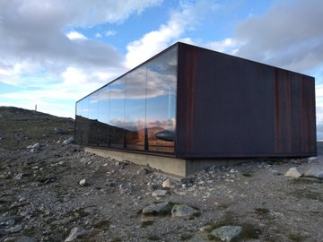 If  @WildHaweswater ever has need of a hide, I'll be demanding one at least as awesome as this. The jaw-dropping viewpoint Snohetta, in Dovrefjell National Park,  #Norway