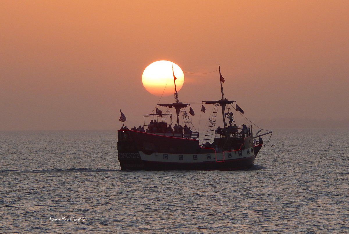 A young soul asked the sun, "Can I be a human?"
The sun smiled and answered, "You are everything."
"But, I just want to be one thing," replied the soul.
"Everything can be one thing," said the sun and it beamed, "There are no limits to your creativity." #LoveWithoutLimits