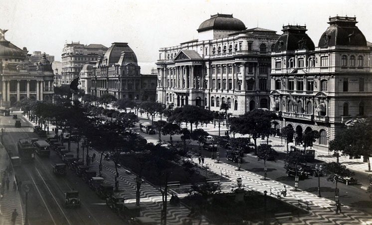 jatustein's tweet photo. Rio de Janeiro, circa 1920
#RiodeJaneiro #Brasil #Brazil #c1920 #photo https://t.co/jcPmISYPxr
