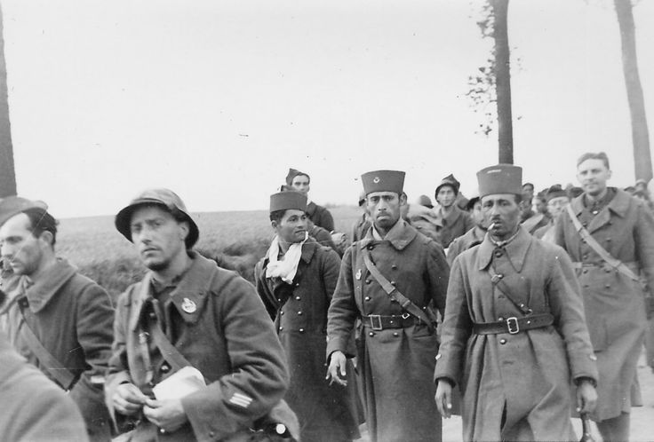 "Zouaves of the 1st North African Division assisted the retreat to Dunkirk before being surrounded and crushed at Lille, while other Zouaves fought along the Somme line in the last desperate stand of a dying France." from  https://emergingcivilwar.com/2016/05/15/les-zouaves/