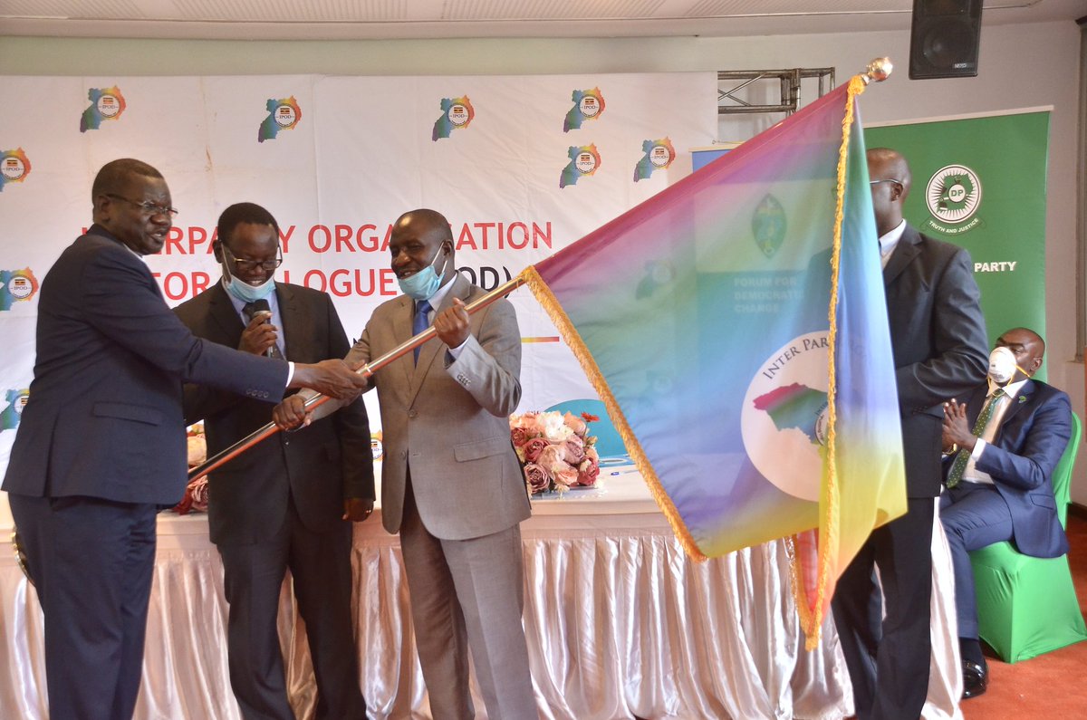 UgandaIpod's tweet photo. @PatrickAmuriat outgoing IPOD Summit Chair officially hands over leadership to @jeema256 Party President @BasalirwaAsuman.
#IPODHandover @FrankRusa @LawrenceKaggwa @WeAreNIMD @DPSecretariat1 @FDCOfficial1 @NRMOnline @UPC_Since1960 https://t.co/hFY0OX1jq5