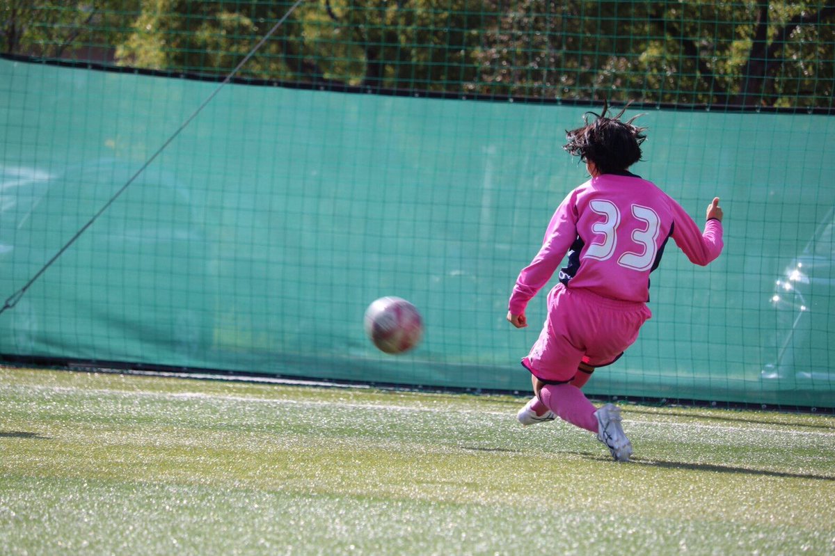 武庫川女子大学サッカー部 4回生 背番号33 服部紗英 ポジション センターバック 最近あった面白いこと スーパーから帰ろうとしたら 自転車に網がしこたま掛かってた 自分のプチ自慢 腹筋に線が入りはじめた T Co Saf4ffi1dw