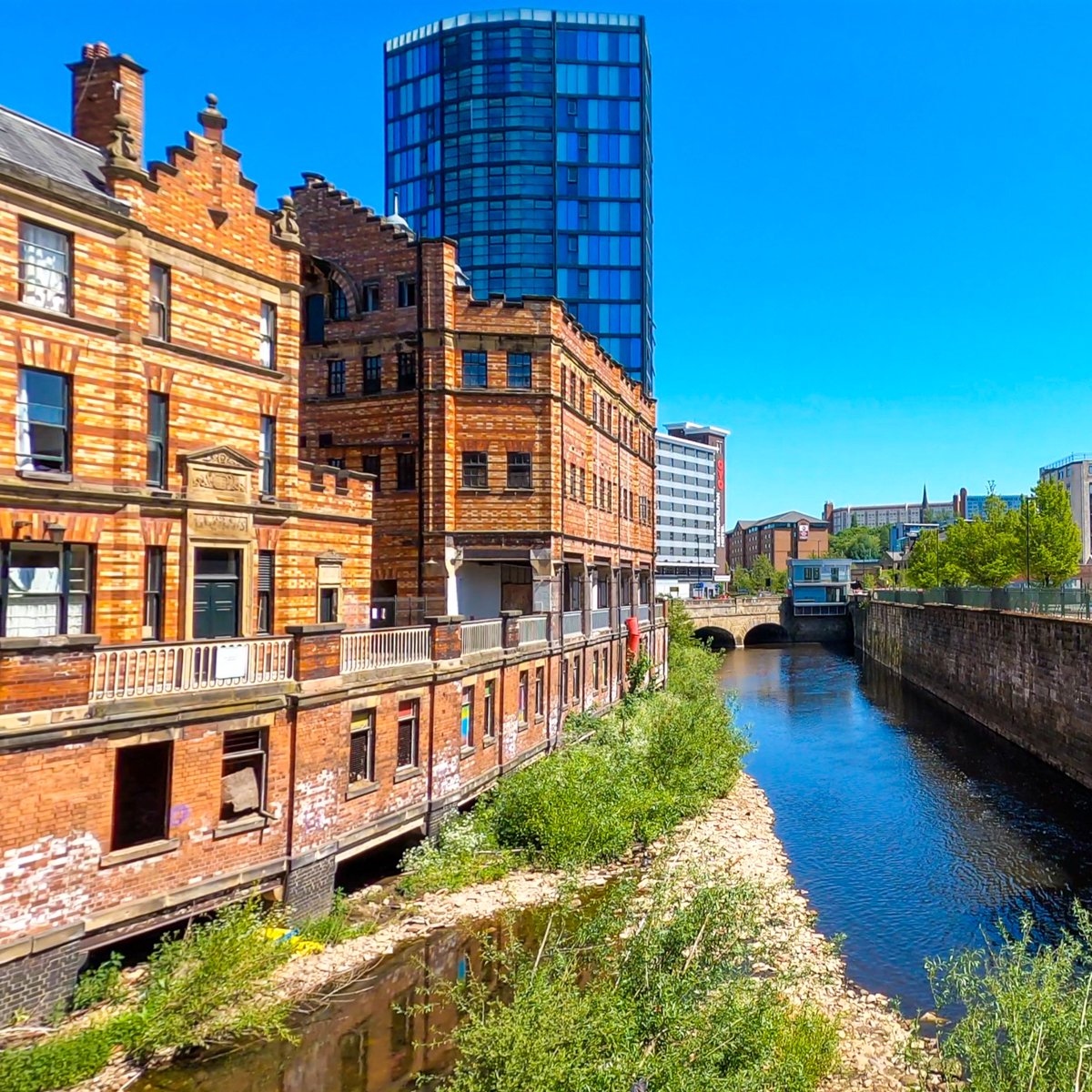 SheffieldVideos's tweet image. Lady’s Bridge in Sheffield City Centre. The Castlegate area is looking fantastic already!

#sheffield #sheffieldissuper #sheffieldvideos #castlegate #city #photography