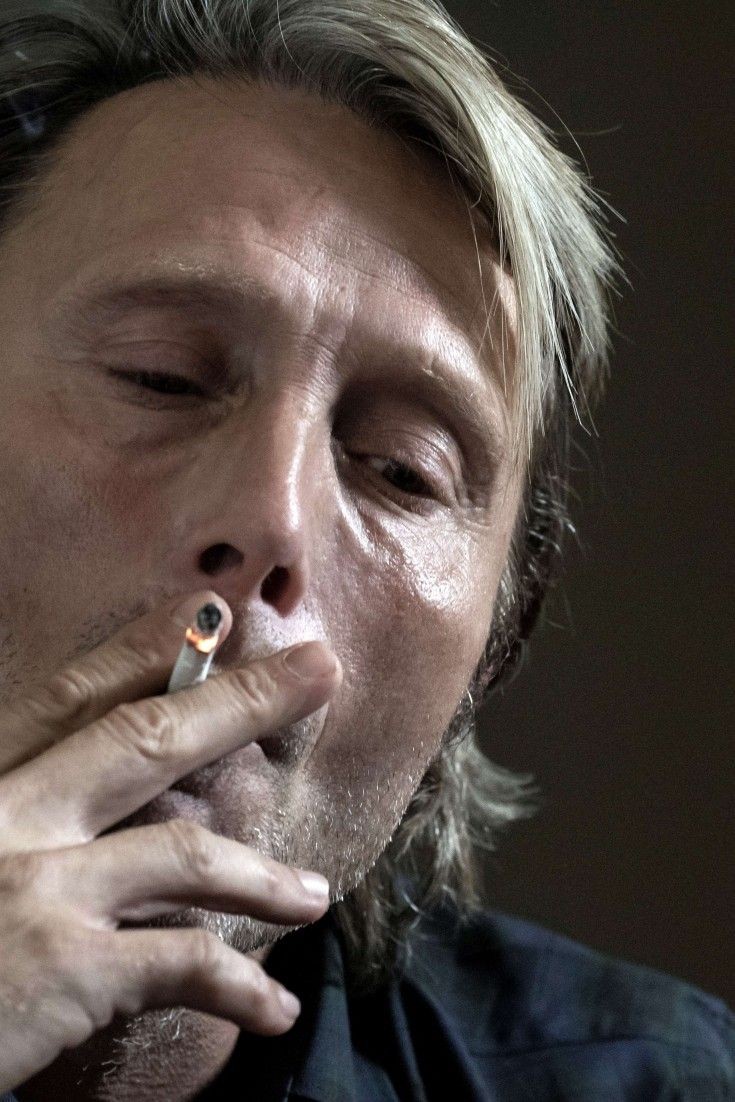 Mads Mikkelsen Smoking appriciation post:(continue in the comments) #MadsMikkelsen  #DaddyO